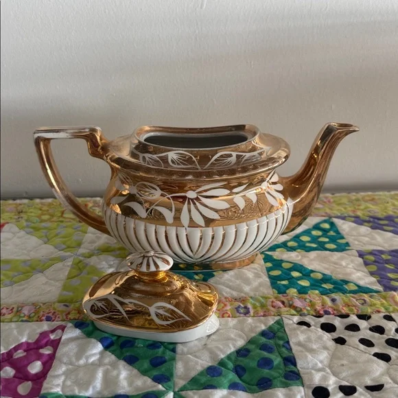 Vintage Georgian Gibson & Son's 5.5" Lustreware Gold Teapot Hand-Painted England - Picture 5 of 6